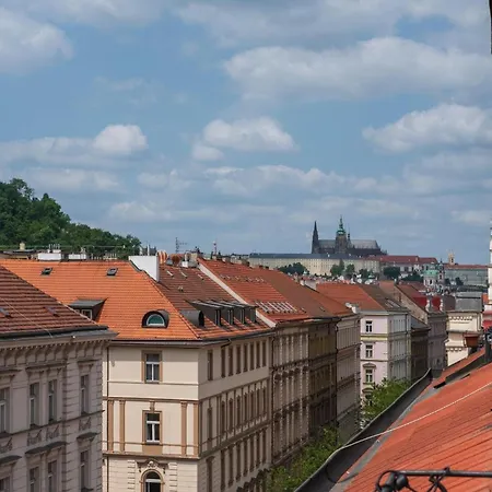 Days - Loft With Terrace And Castle View By Vltava River In Smichov 아파트 프라하