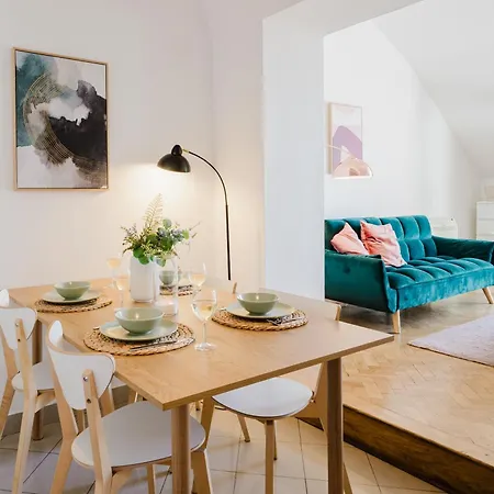 Appartement Days - Loft With Terrace And Castle View By Vltava River In Smichov