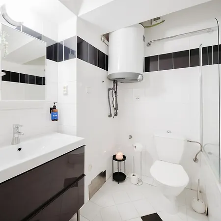 Days - Loft With Terrace And Castle View By Vltava River In Smichov Praha