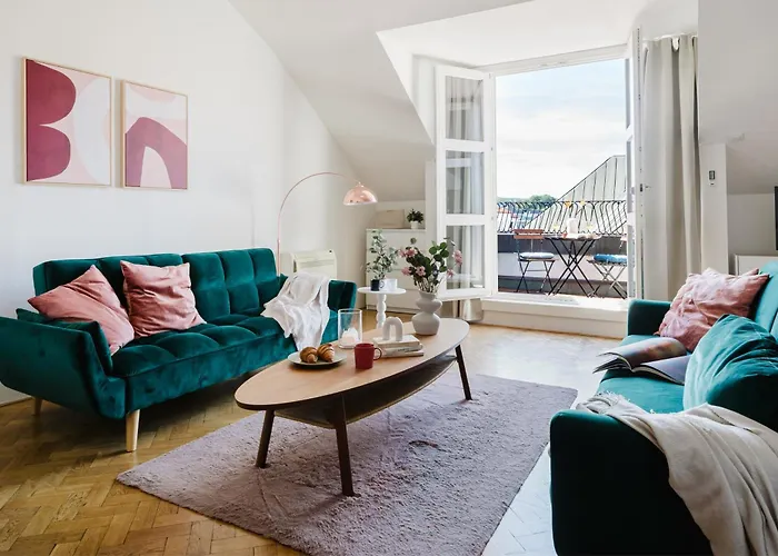 Daire Days - Loft With Terrace And Castle View By Vltava River In Smichov *
